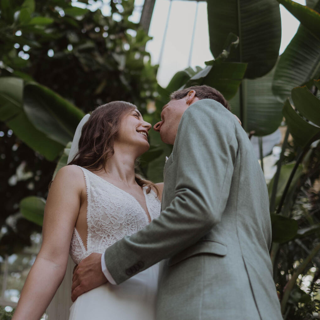 Wedding couple photoshoot in Netherland by Robyn Knot Productions